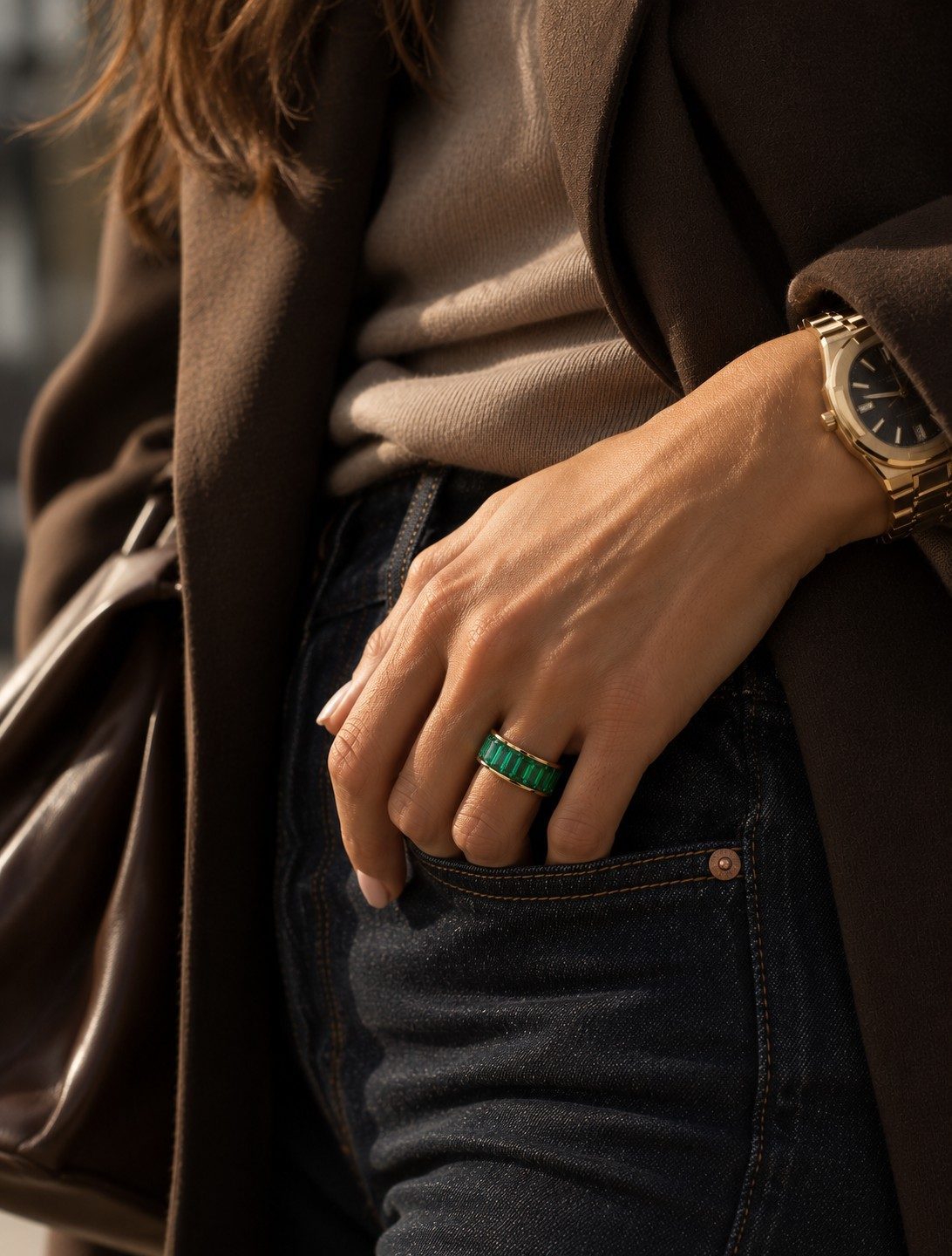 Forêt Band worn by a woman