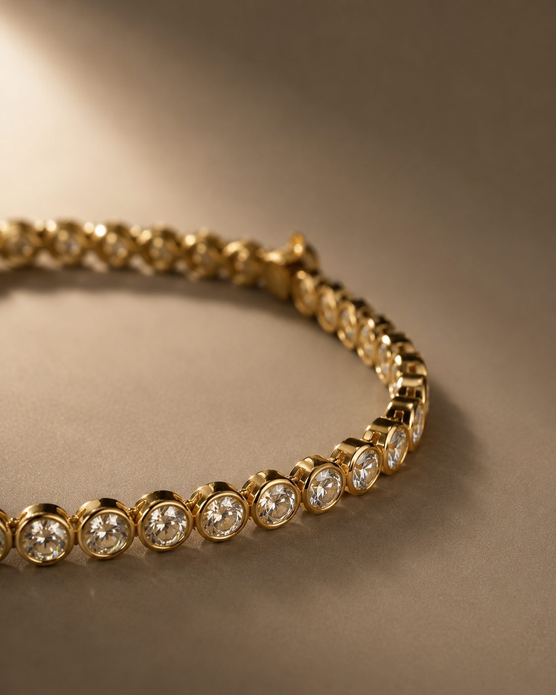 Round Diamond Bezel Bracelet